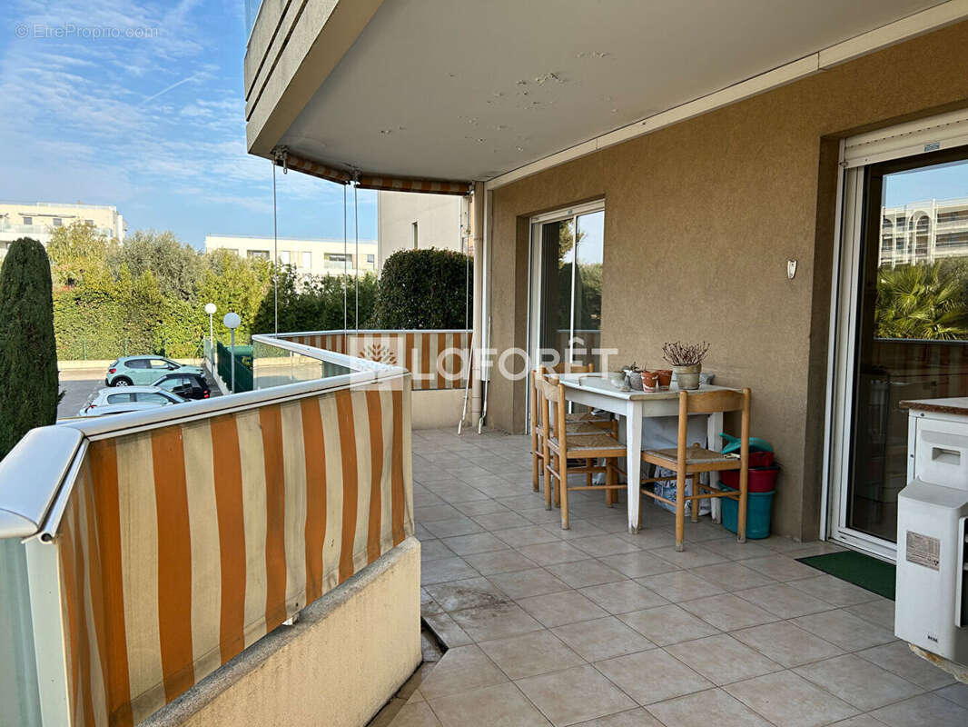 Appartement à SAINT-LAURENT-DU-VAR