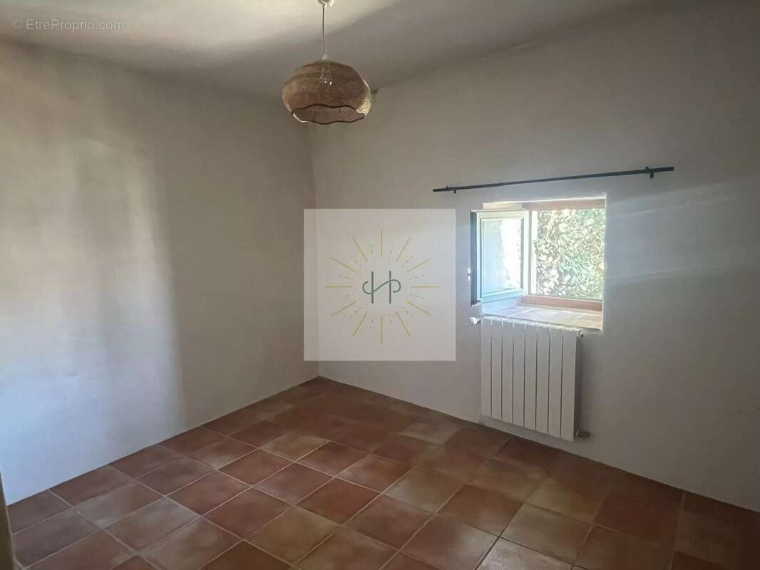 Maison à ALBA-LA-ROMAINE