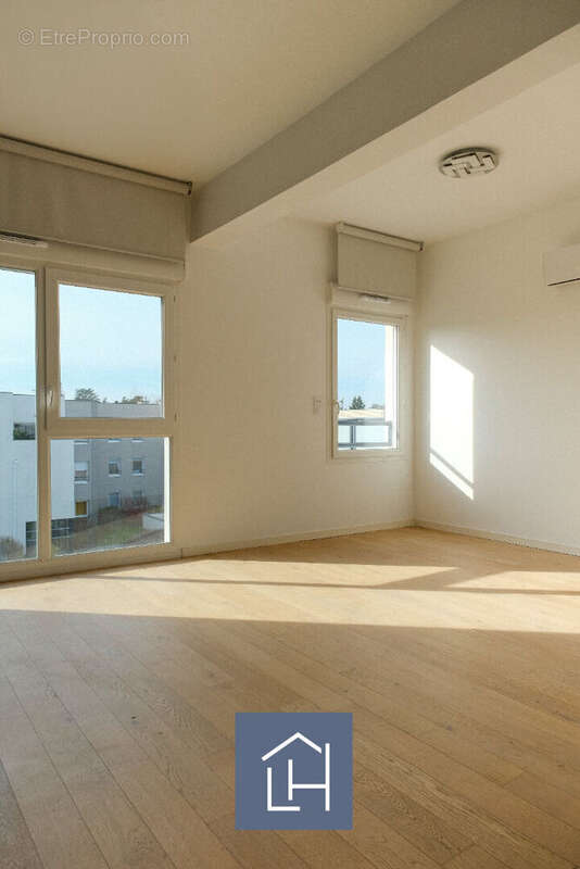 Appartement à CHARBONNIERES-LES-BAINS