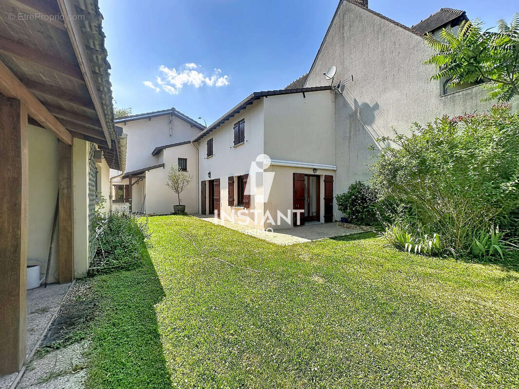 Maison à CHOISY-LE-ROI