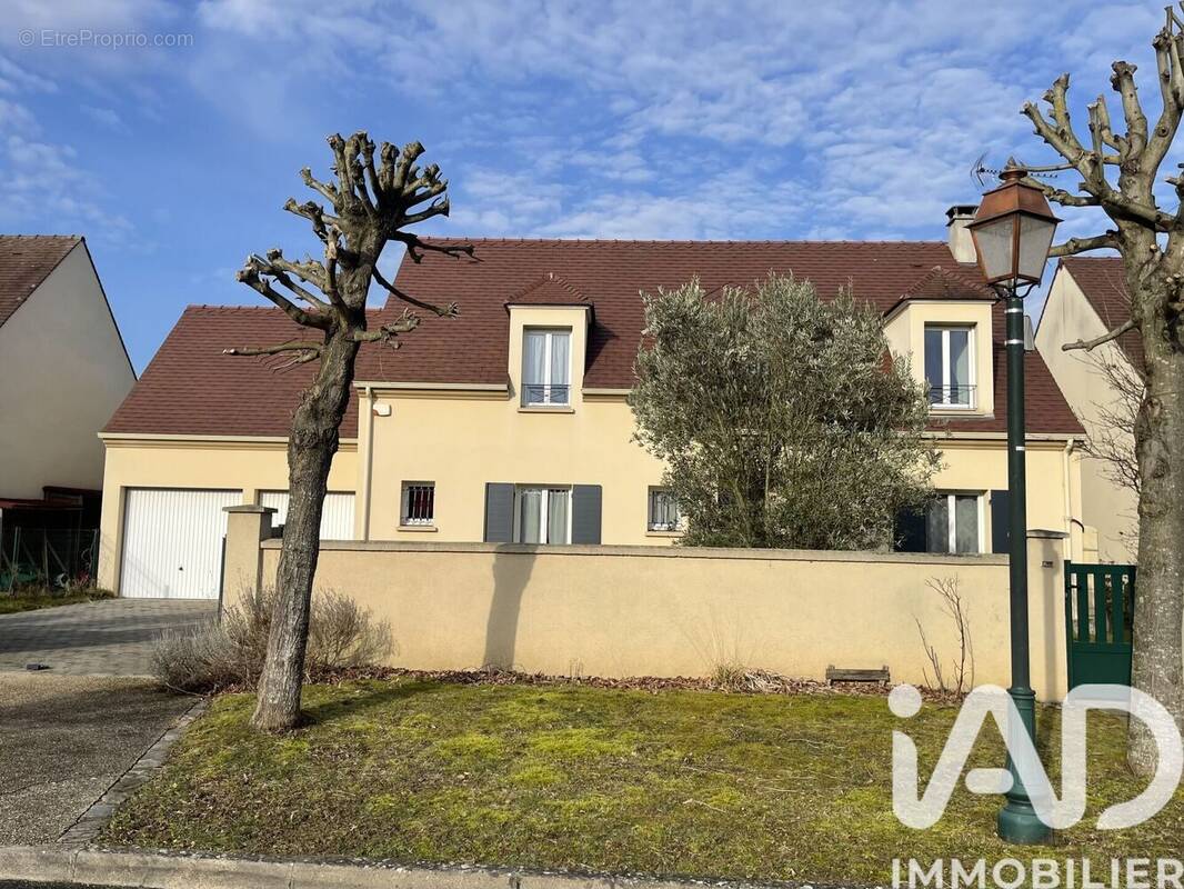 Photo 1 - Maison à ESBLY