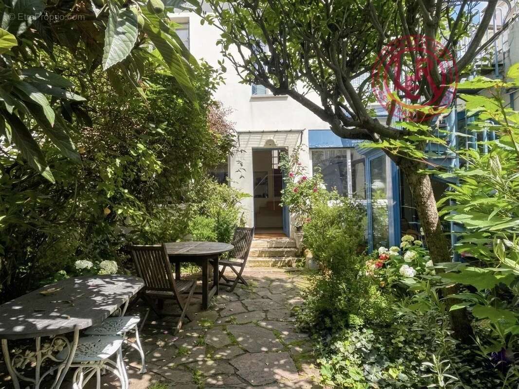 Maison à PARIS-14E