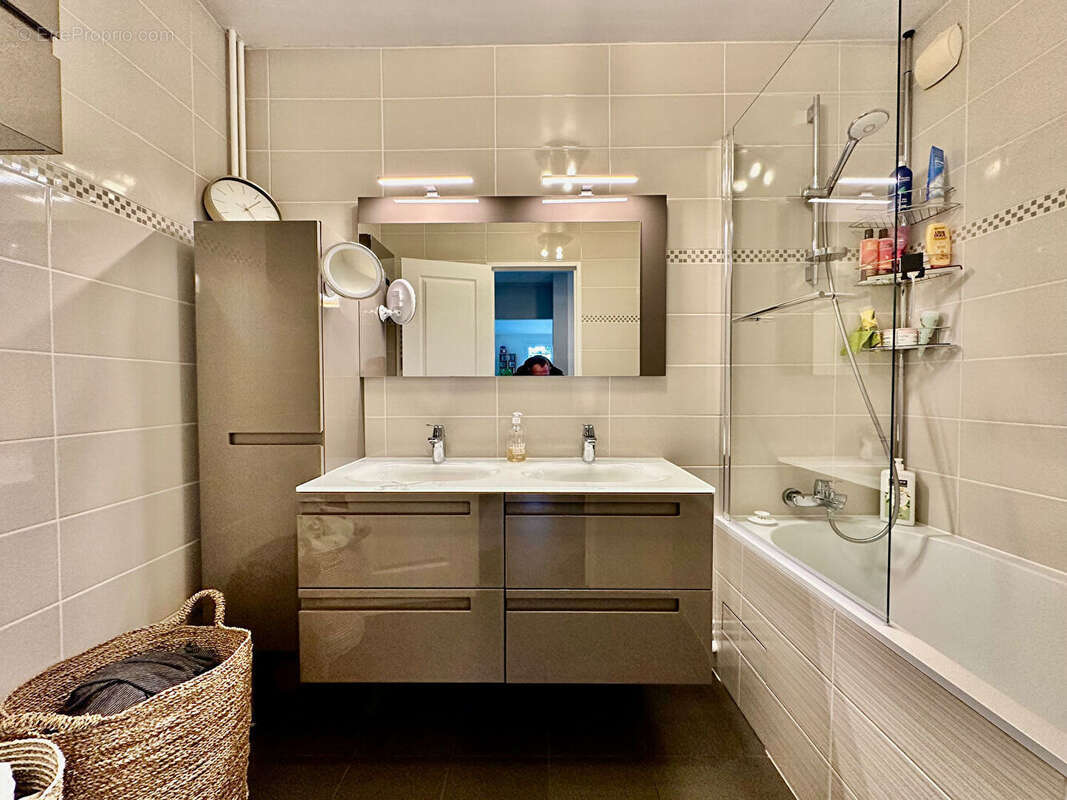 Appartement à FONTENAY-LE-FLEURY