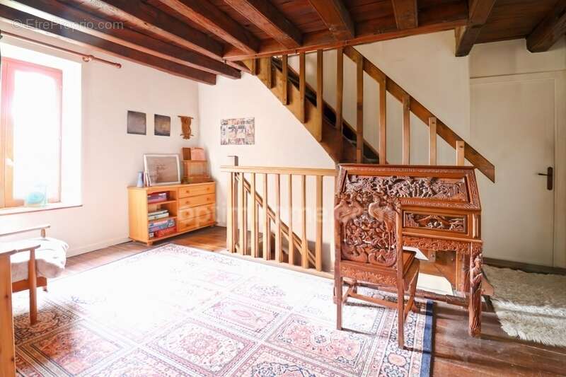Maison à SAINT-HILAIRE-LA-TREILLE