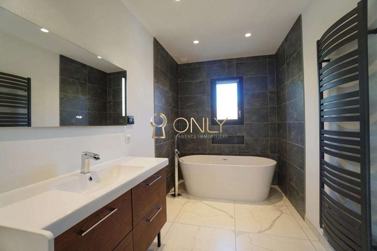 Maison à VILLARS-LES-DOMBES