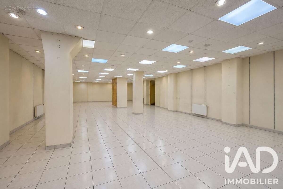 Commerce 139 m² à Asnieres-Sur-Seine  - photo 6