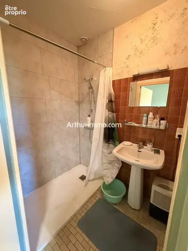 Corps de ferme en pierre a renover – 4 800 m² de terrain – 250 m² de dépendances - photo 20