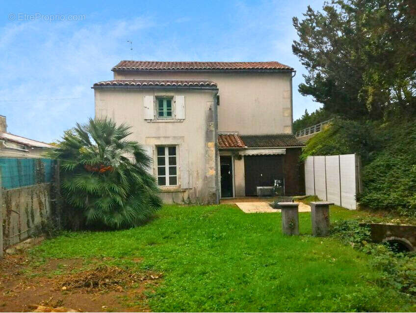 Maison à COGNAC