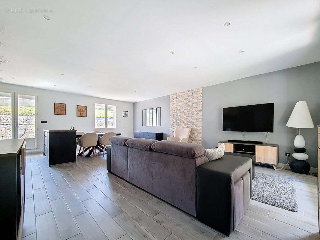 Maison à PONT-EVEQUE