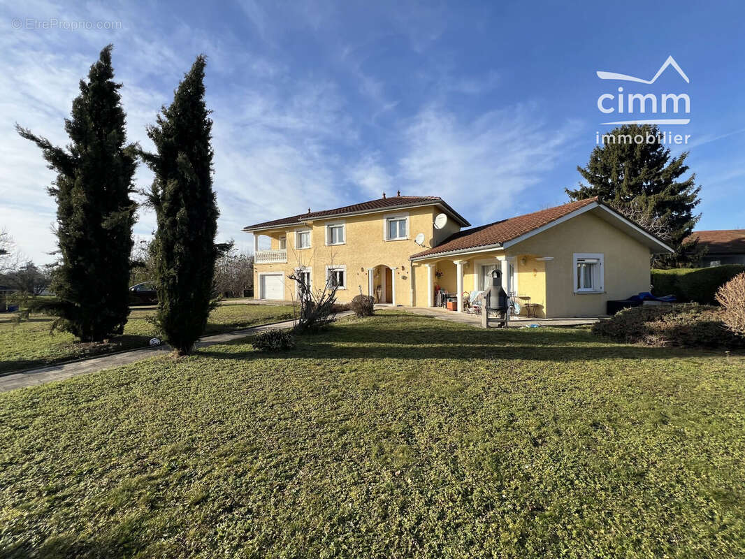 Maison 205 m² à Saint-Simeon-De-Bressieux  - photo 7