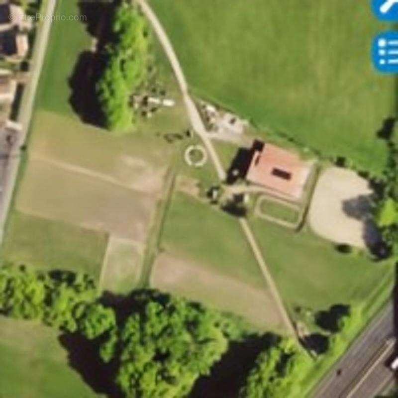 Maison à THIERS-SUR-THEVE