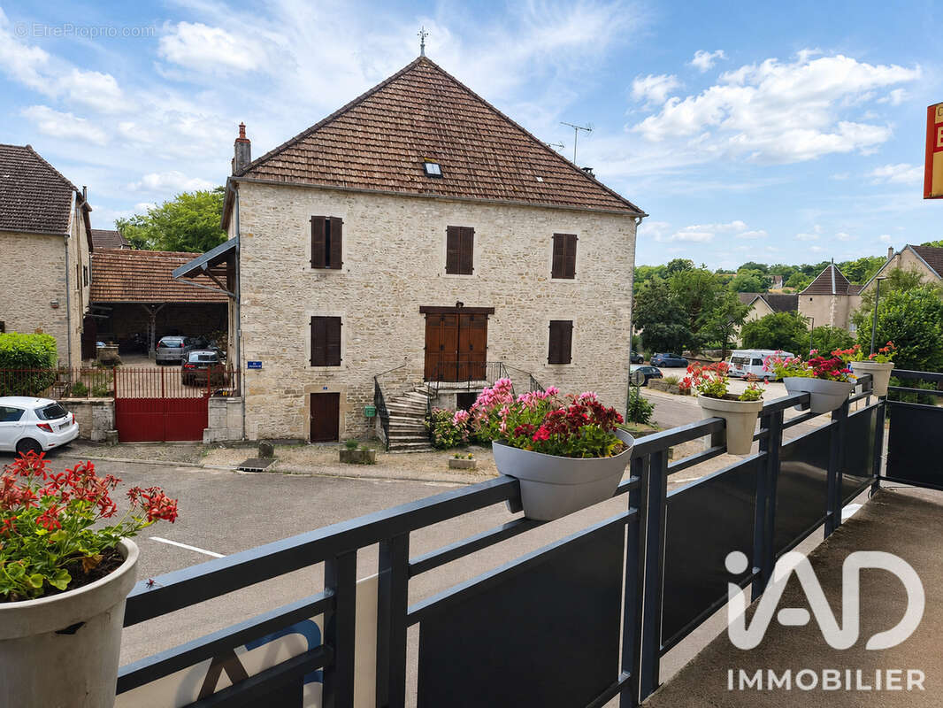 Appartement 160 m² à Montagney  - photo 2