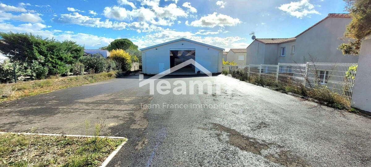 Commerce à SALINDRES