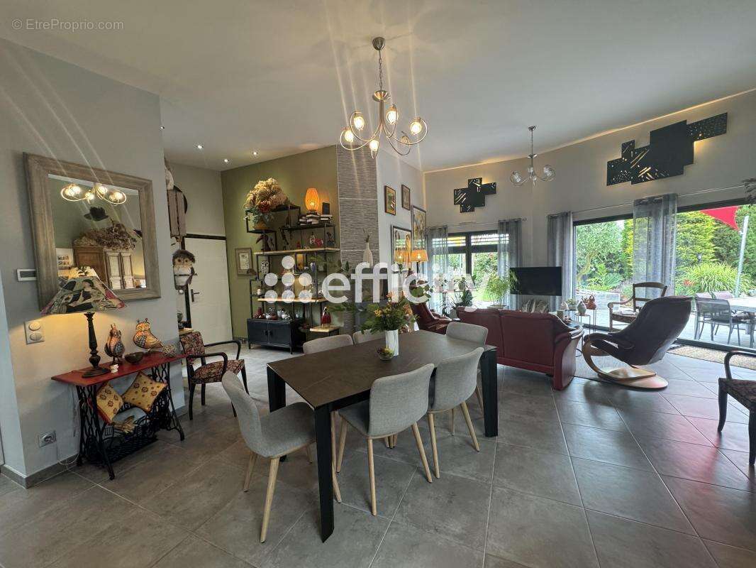 Maison à ARROMANCHES-LES-BAINS