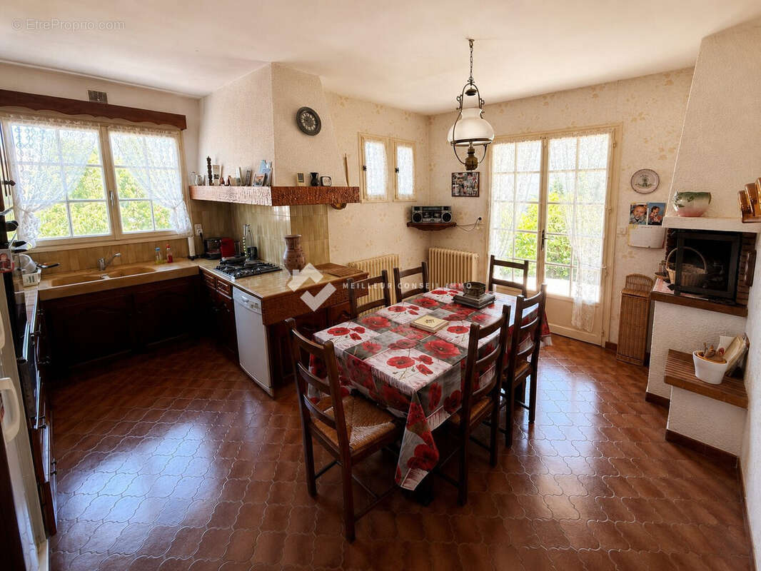 Maison 181 m² à Buxerolles  - photo 3