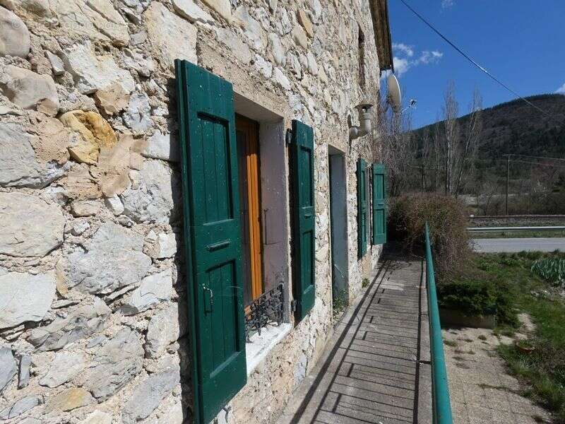 Maison à ASPRES-SUR-BUECH