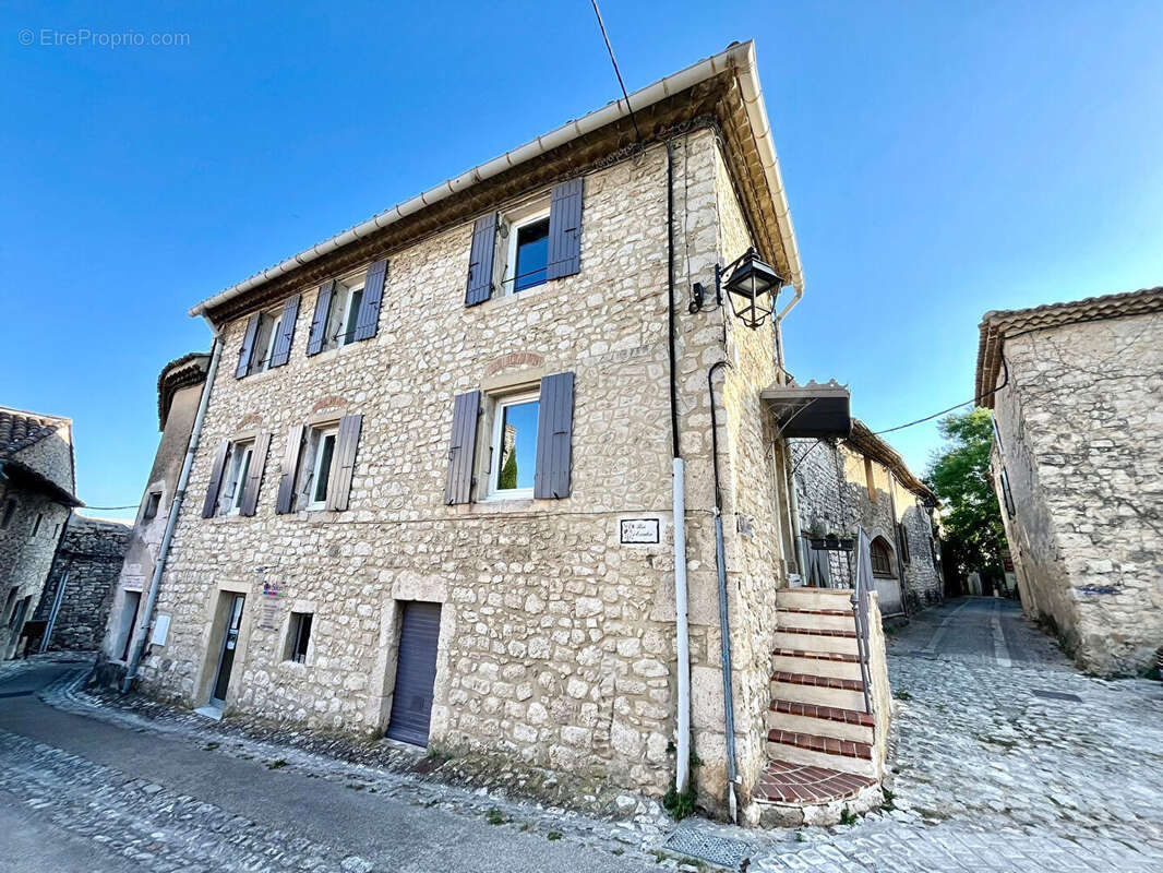 Maison à LA GARDE-ADHEMAR
