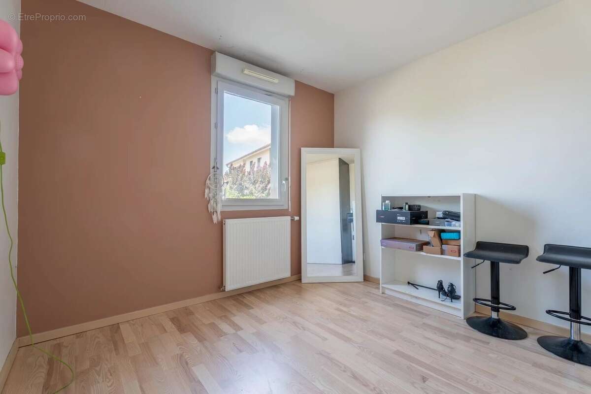 Appartement T4 avec terrasse et garage - photo 8