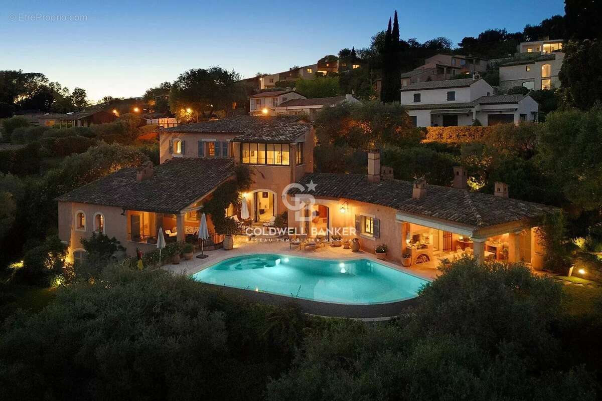 Maison à VALBONNE