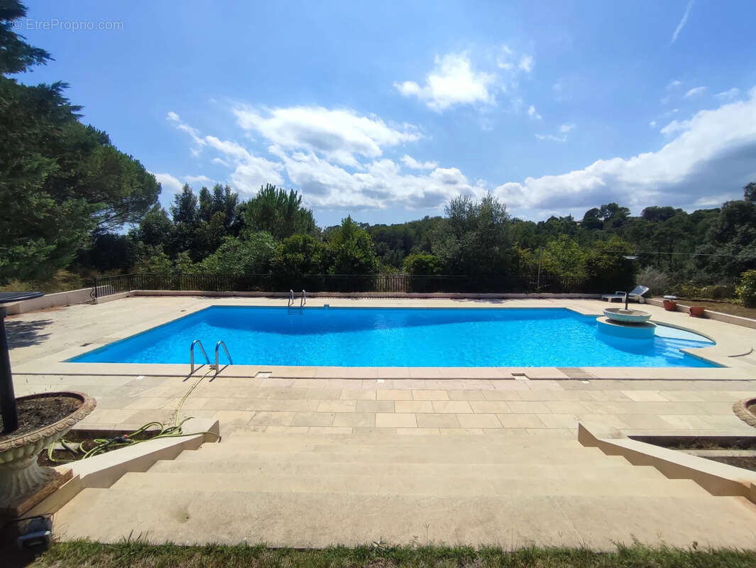 Maison à ROQUEFORT-LES-PINS