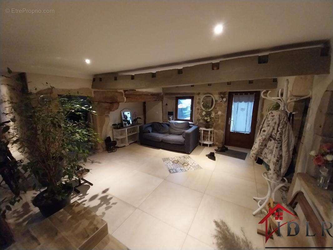 Belle ferme rénovée de 190 m2 avec terrain constructible et - photo 11