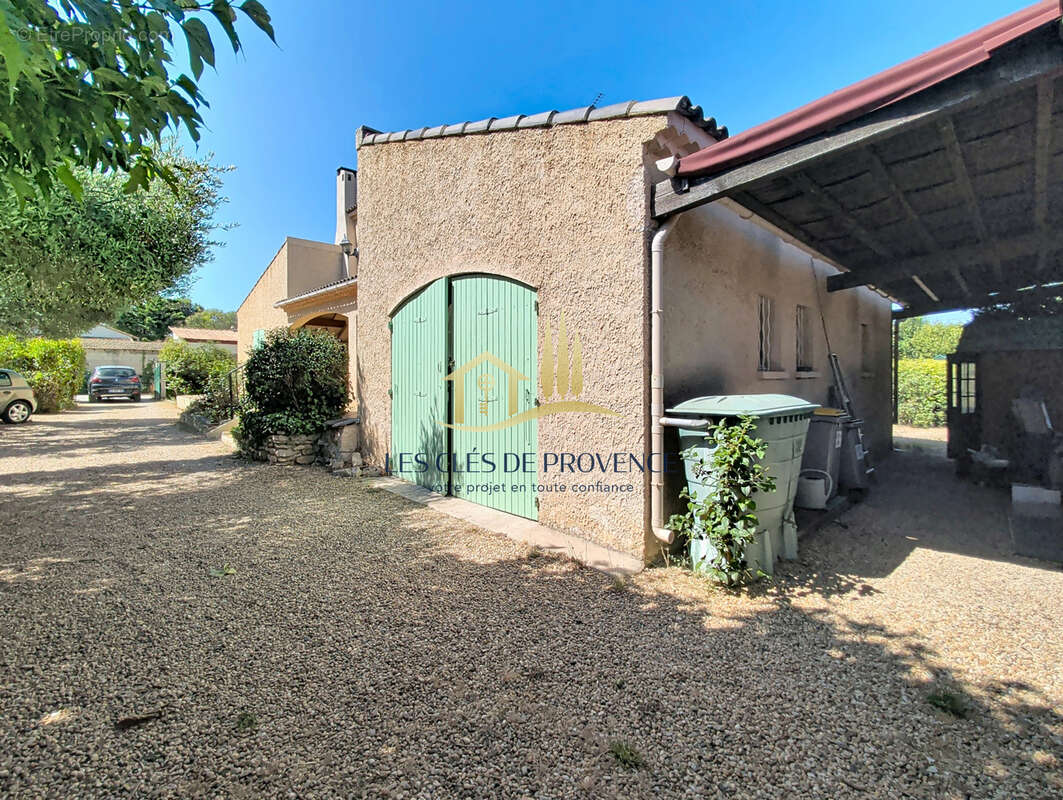 Villa de caractere au coeur de rognac - photo 15