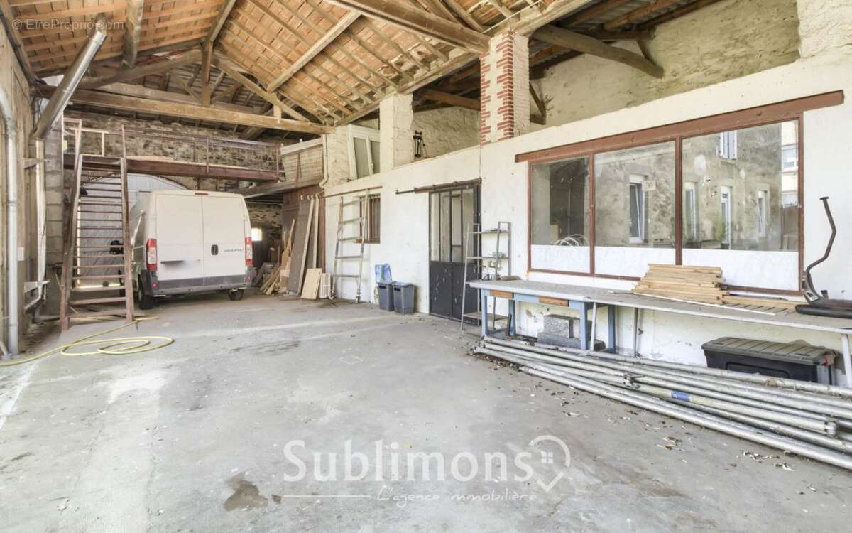 Maison à SAINT-MACAIRE-EN-MAUGES