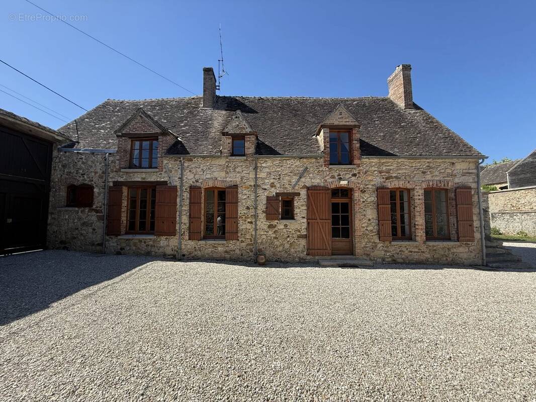 Maison à VILLEMANOCHE