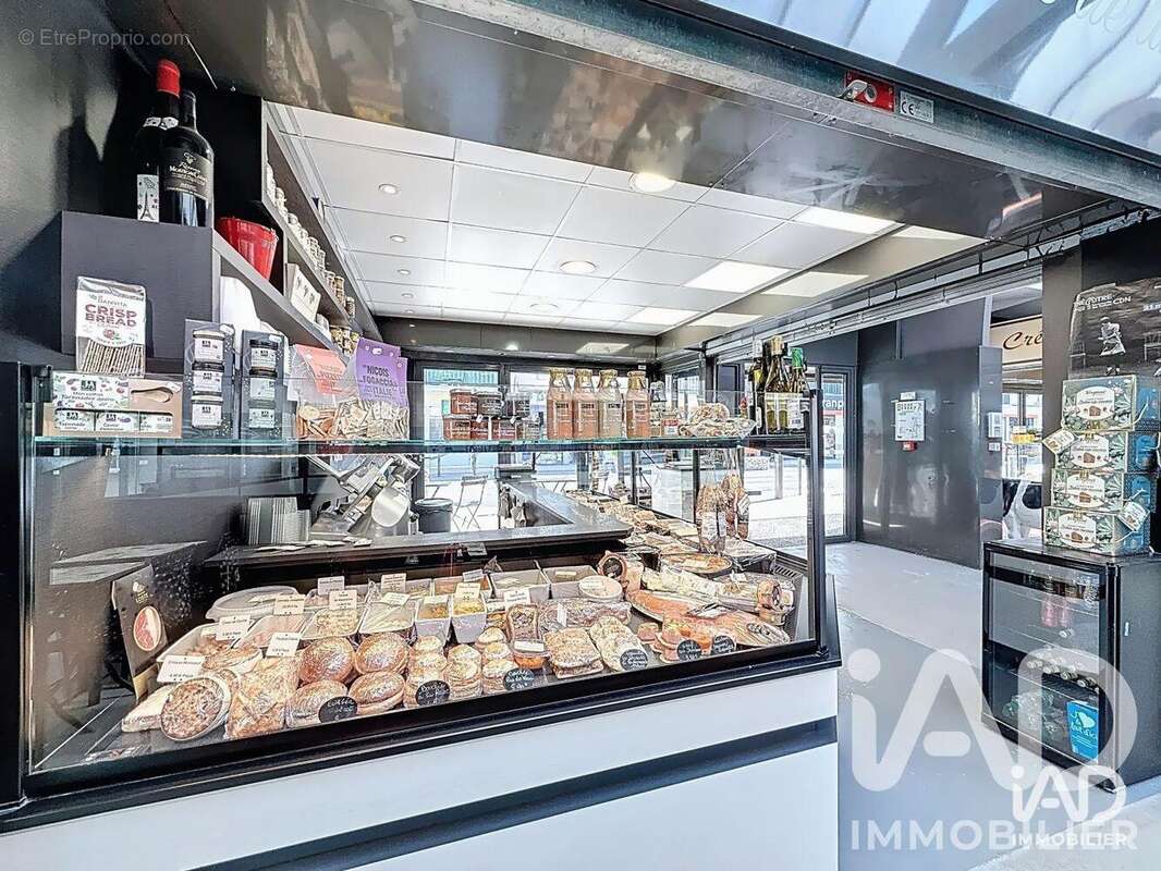 Photo 4 - Commerce à CARRIERES-SUR-SEINE