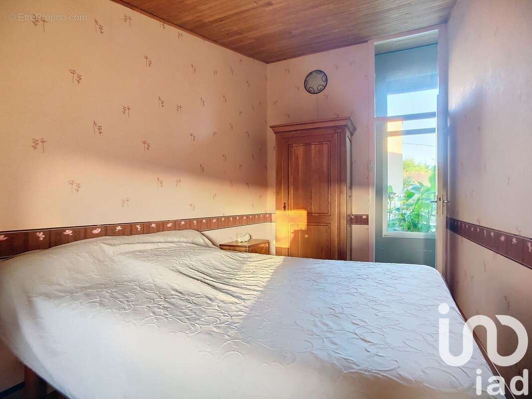 Photo 9 - Maison à SAINT-JEAN-DE-MUZOLS