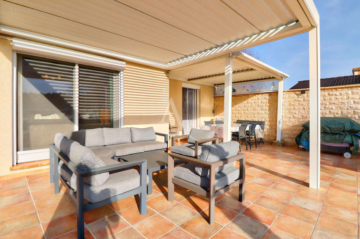 Maison à VINON-SUR-VERDON