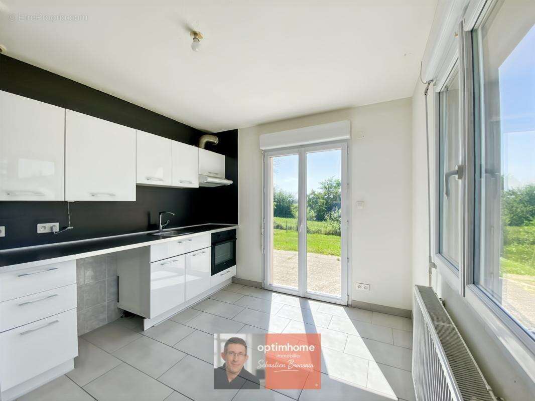 Choisey – Maison récente de 2010 – 4 chambres, bureau et jardin de 510 m² - photo 3