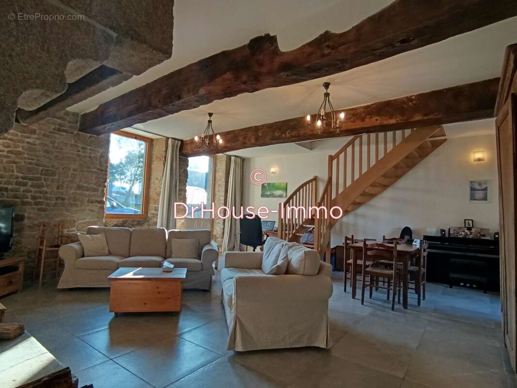 Maison à LOUVIGNE-DU-DESERT