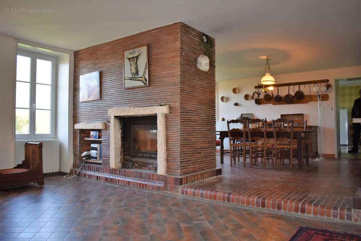 Belle et grande maison familiale à rafraîchir - photo 14