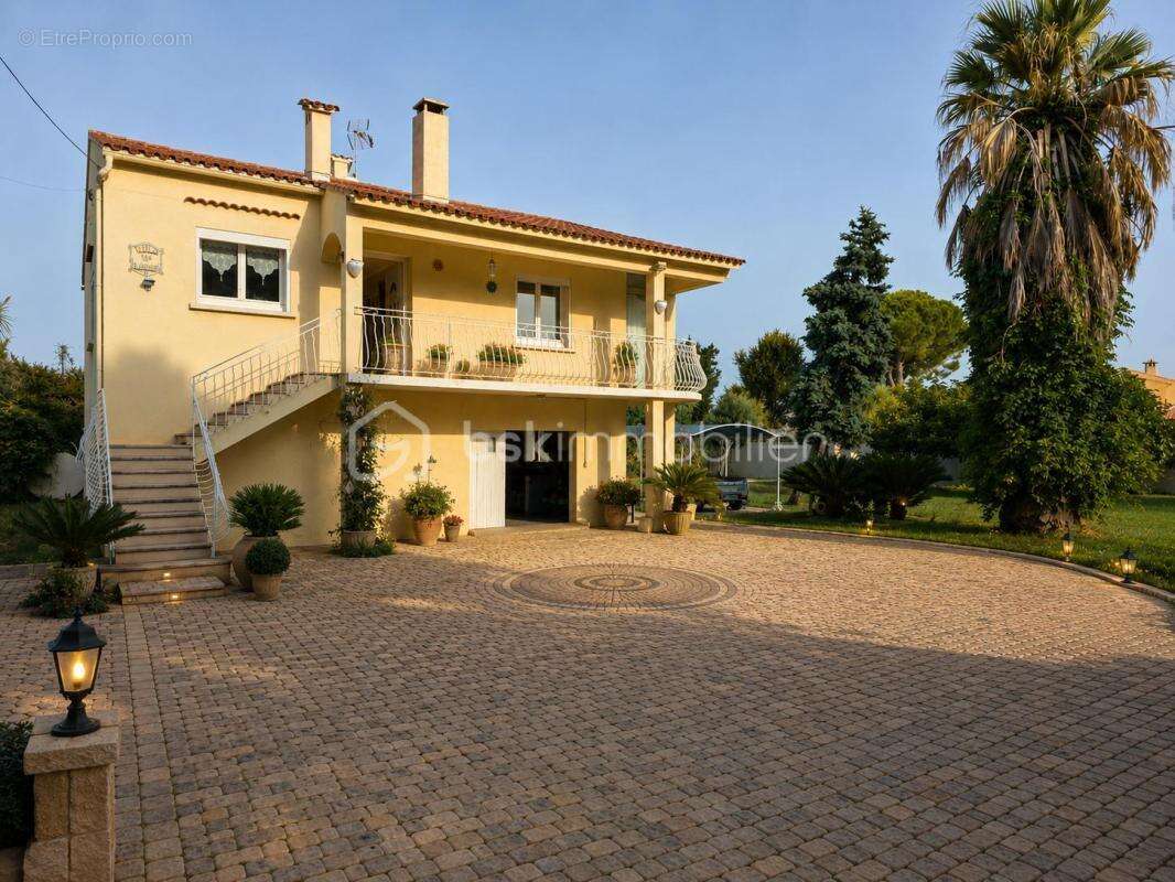 Maison 4 pièces – 3 chambres – 95 m² + 95 m² de garage – terrain 653 m² – potentiel rare ! - photo 2