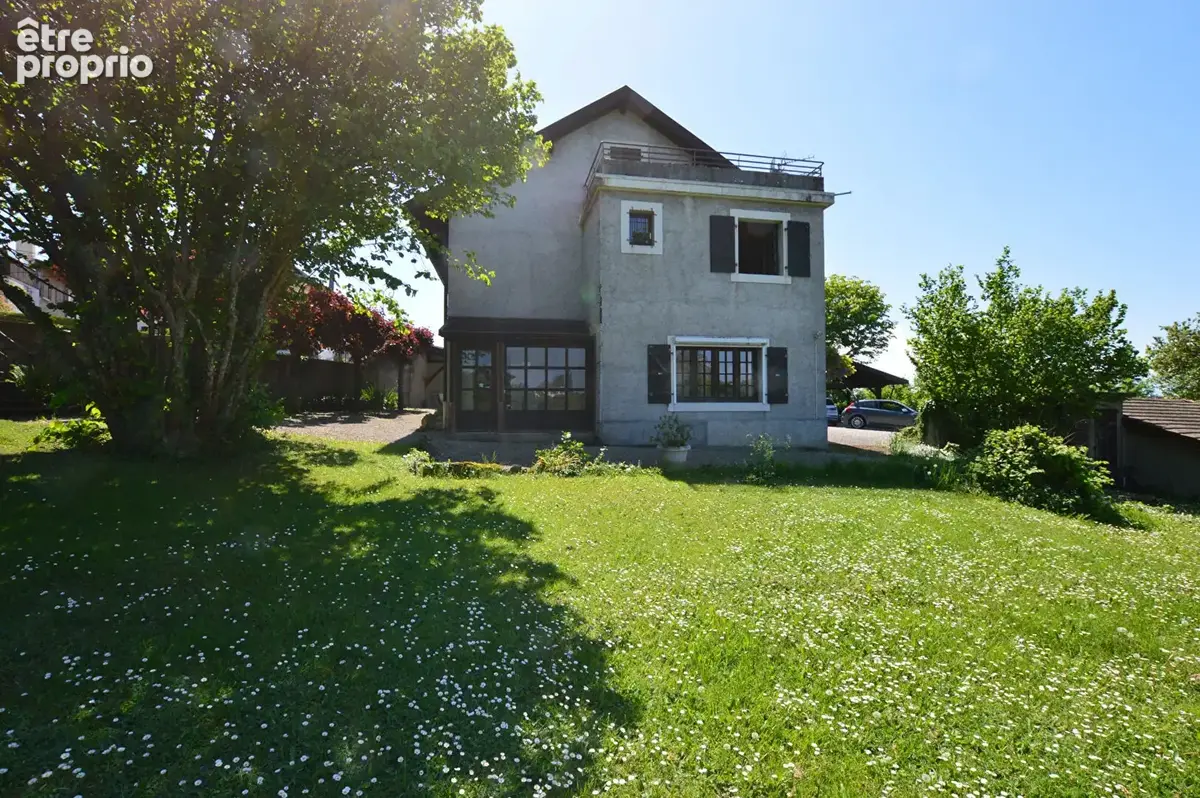 Maison à COLLONGES-SOUS-SALEVE