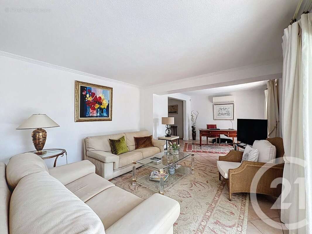 Maison à MOUGINS