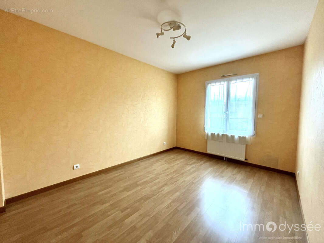 Maison à CHAMPS-SUR-MARNE