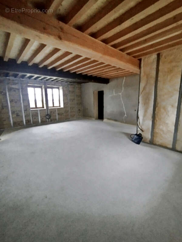 Maison à SAINT-ETIENNE-SUR-REYSSOUZE