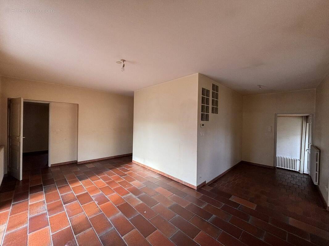 Maison à VEYRAS