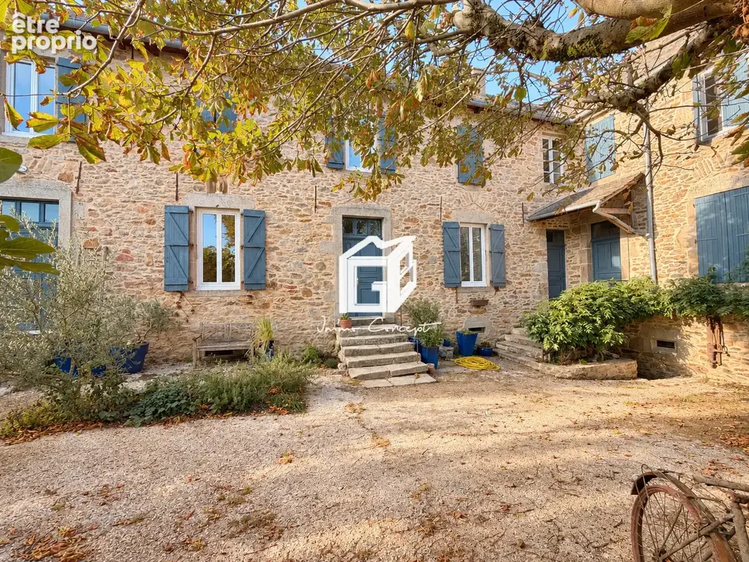 Propriété de caractère en pierre   12 pièces   400 m2 - photo 2