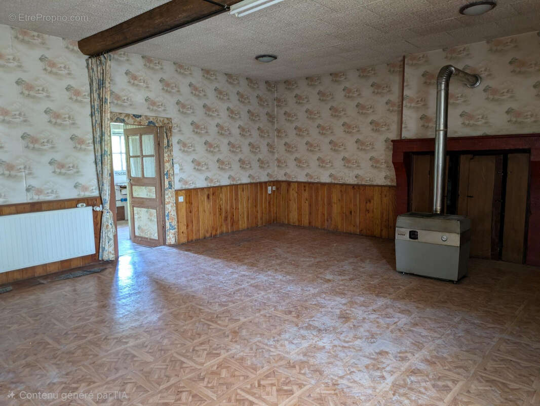 Maison à CREUZIER-LE-NEUF