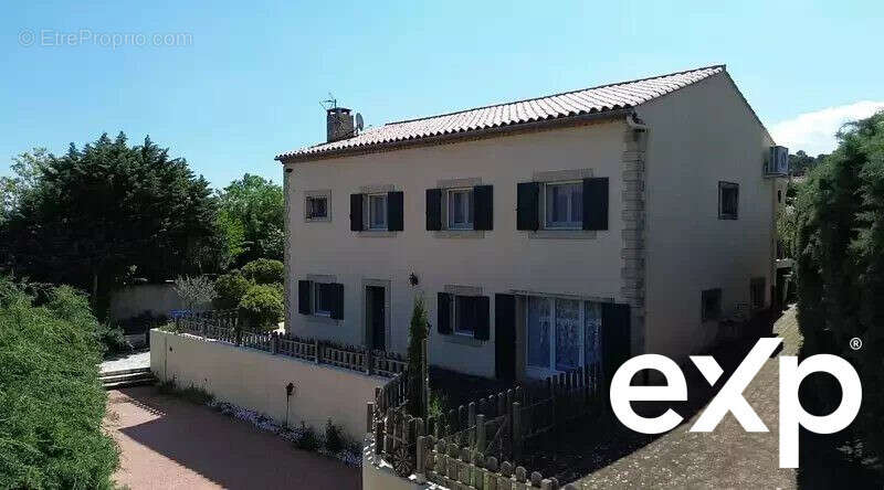 Maison à LA ROQUE-D'ANTHERON