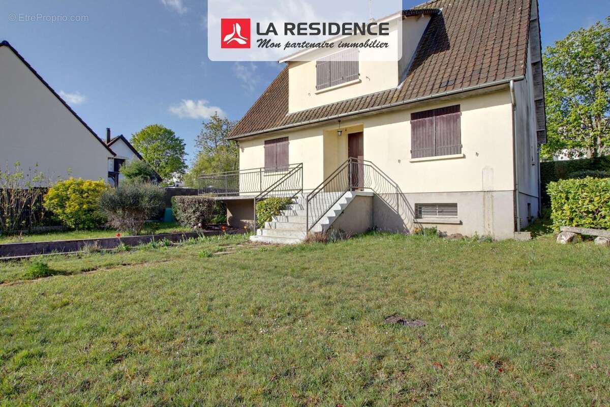 Maison à SAINT-ETIENNE-DU-ROUVRAY