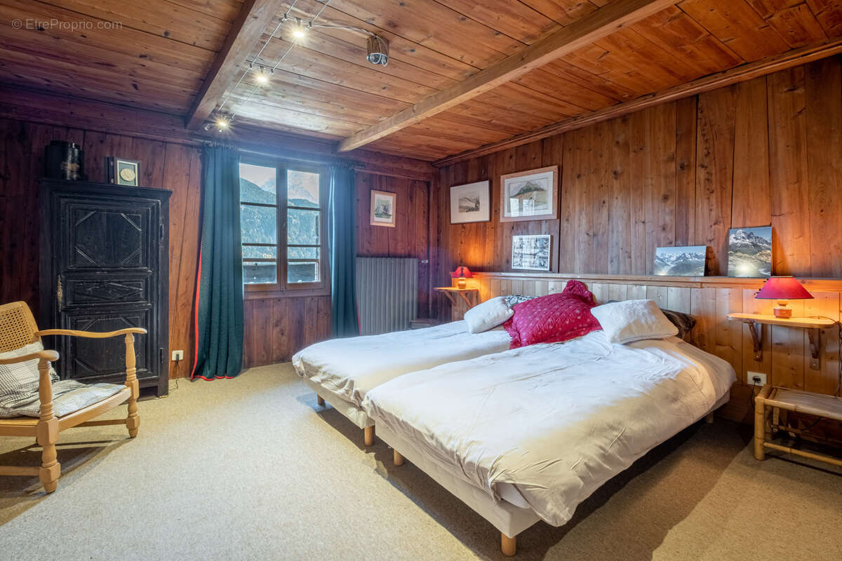 Saint-Gervais-Les-Bains/ Le Gollet - Chalet à rénover  -  L’âme de la montagne : un refuge de caractère aux ra - photo 11