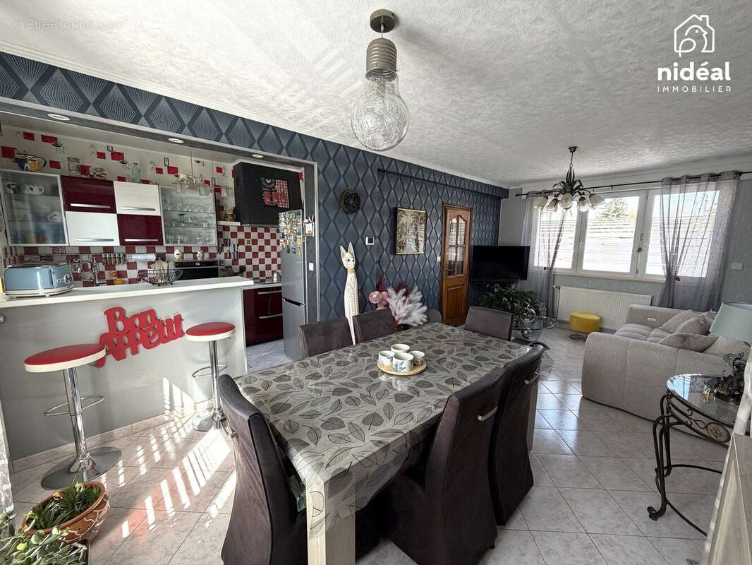 Maison à AULNOYE-AYMERIES