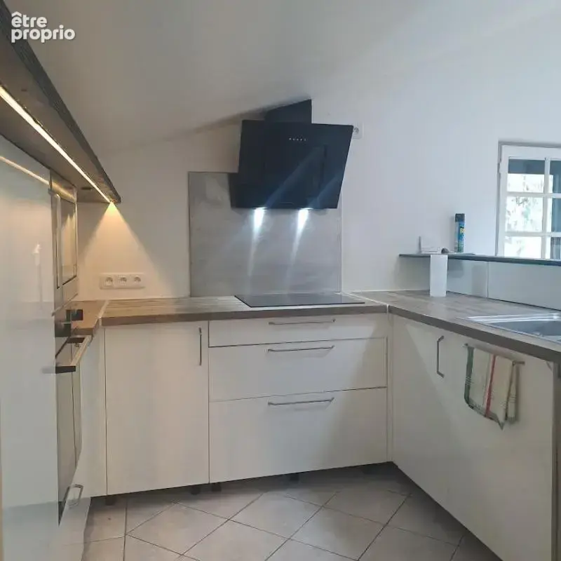 Appartement à NAY