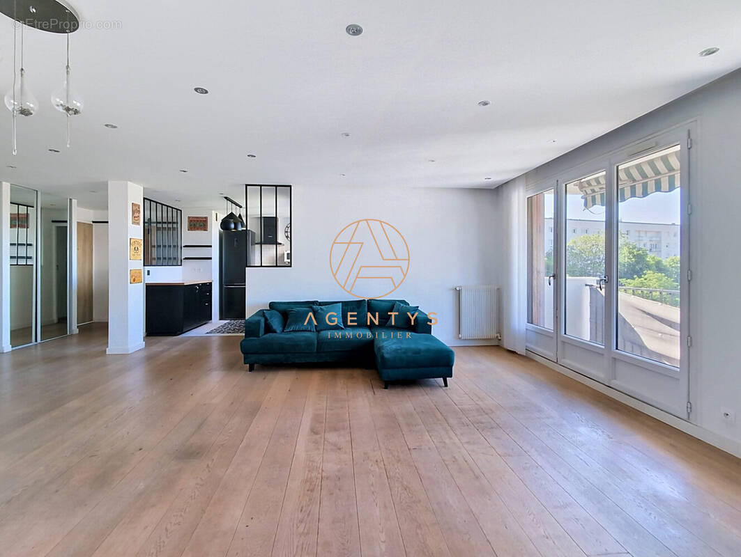 Appartement à SAINT-MAUR-DES-FOSSES