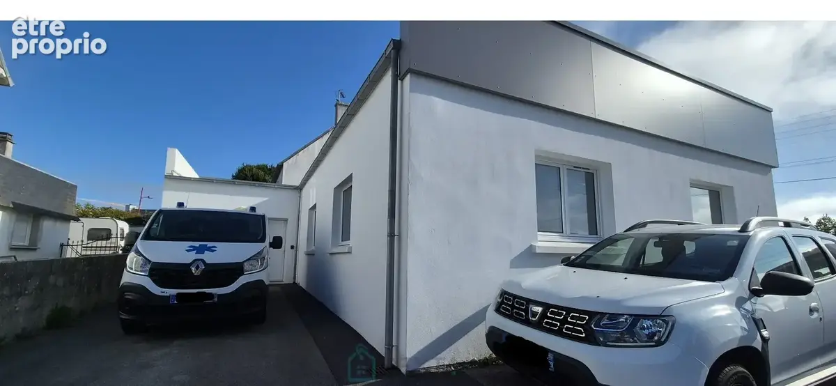 INVESTISSEMENT LOCATIF  Bâtiment commercial loué  Rentabilité immédiate  Briec-de-l'Odet (29510) - photo 2