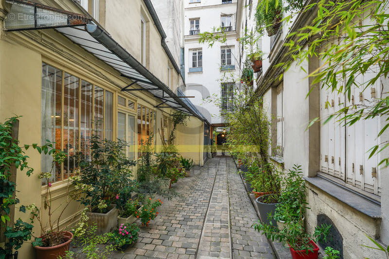 Appartement à PARIS-2E